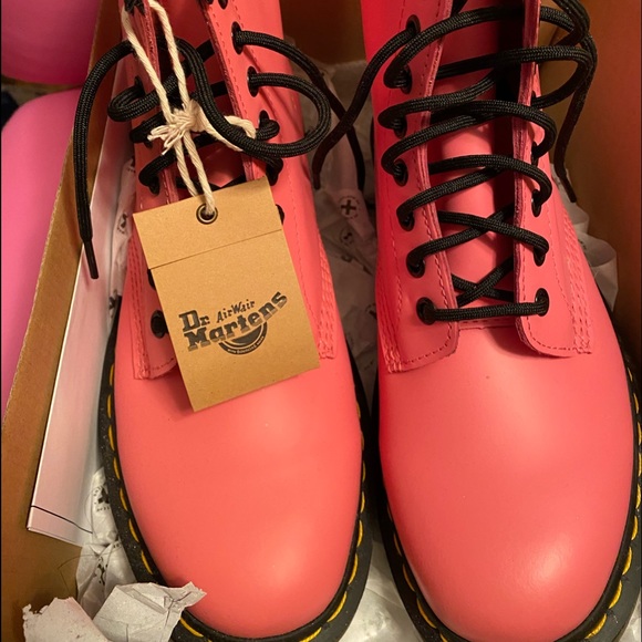 New Dr Martens pink 1460 boots. - Picture 1 of 11